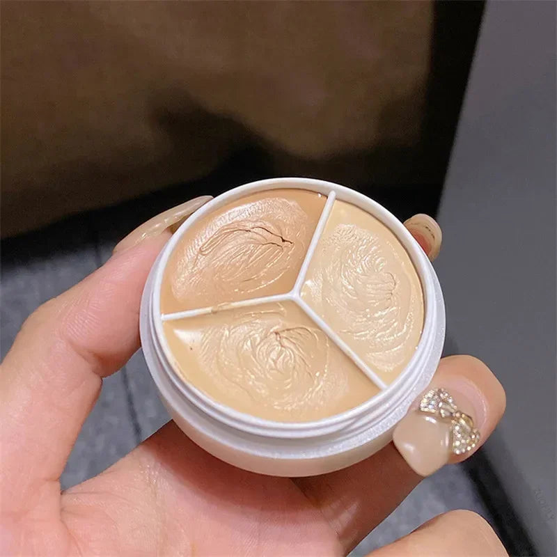 Sweet Mint 3-Color Cream Concealer Palette – Smooth, Buildable Coverage for Dark Circles, Acne Marks & Dull Skin with a Brightening Finish